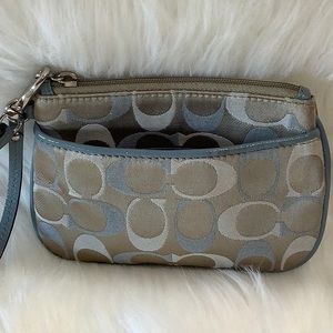 Coach Signature~C Wristlet Wallet